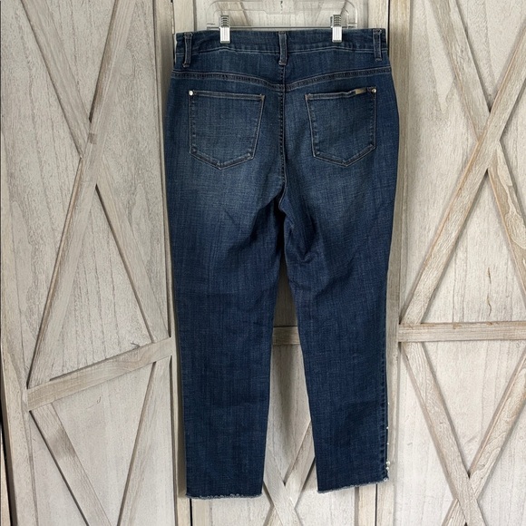 Chico’s Embellished Pearl Ankle Blue Jeans - Picture 4 of 10